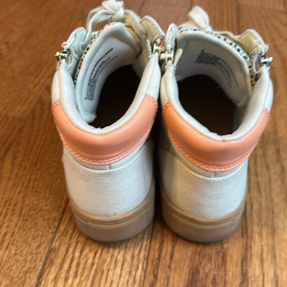 Universal Thread Women's High-Top Sneakers - Picture 3 of 7